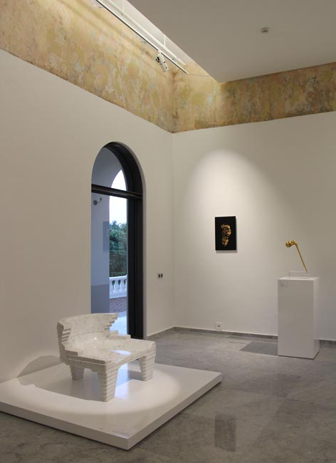 Die Kossi Aguessy zeigenden Ausstellungssäle blieben im oberen Bereich unsaniert Ausstellungssaal im Palais