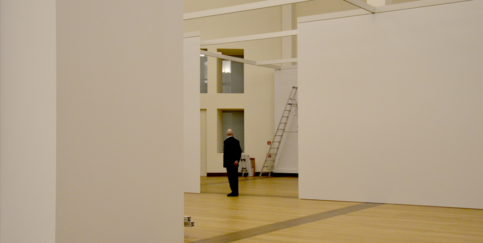 Die Wände in der Wandelhalle der Gemäldegalerie bleiben leer, der Iran hat für die Kunstwerke keine Ausfuhrgenehmigung erteilt 