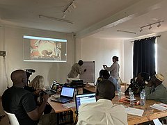 Kollaborative Erforschung der Nuba-Fotografien