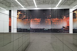 Isa Genzken mit Wolfgang Tillmans: Science Fiction/hier und jetzt zufrieden sein, 2001 Isa Genzken mit Wolfgang Tillmans: Science Fiction/hier und jetzt zufrieden sein, 2001