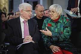 StMin. Claudia Roth im Gespräch mit Josef Schuster