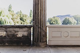 Fotografie einer Kolonnaden-Säule