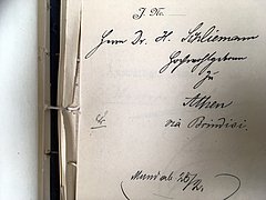 Fadenheftung der Schliemann-Akten Defekte Fadenheftung des Aktenbands