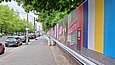 Plakatwand an einer Straße 