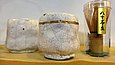 Detailaufnahme eines japanischen Tee-Sets in einem Museumsshop