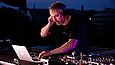 DJ Beckers am Mischpult.
