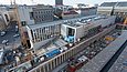 Blick aus der Voeglperspektive auf die Baustelle an einem modernen Gebäude