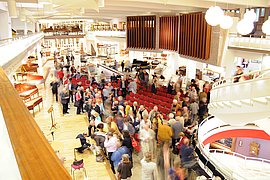 Musikinstrumenten-Museum bei der Eröffnung einer Sonderausstellung