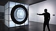 Installation im Humboldt Lab mit Besucher