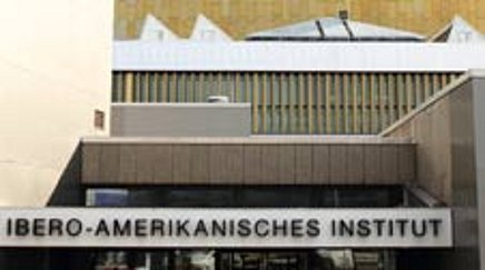 Eingang des Ibero-Amerikanischen Instituts