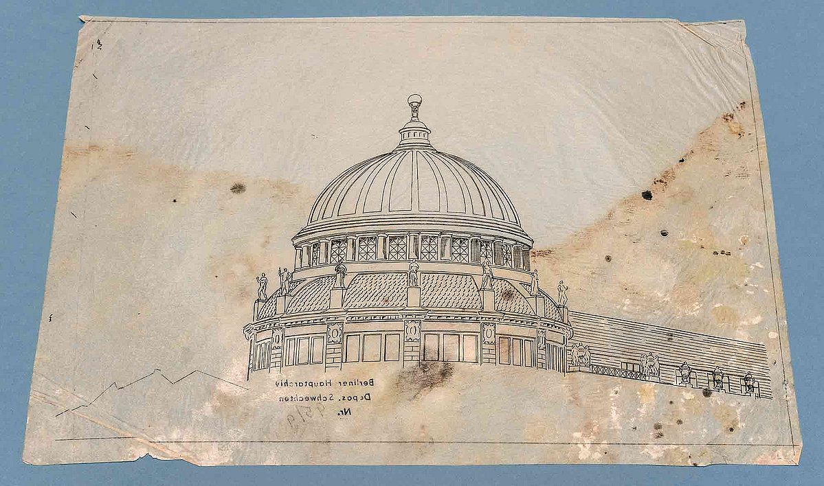 Zeichnung aus dem Architekturatelier Schwechten Architekturzeichnung auf Transparentpapier mit Wasser- und Schimmelschäden sowie mechanischen Schäden und Verwellung