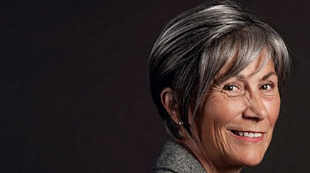 Porträtaufnahme von Dagmar Neuland-Kitzerow
