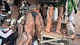 Blick in eine Bronzegießerei in Nigeria.