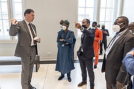 Nigerianische Delegation besucht Berlin Nigerianische Delegation besucht das Humboldt Forum