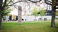 Blick auf einen Museumsgarten