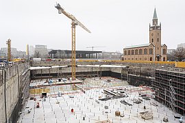 Baugrube des Museumsneubaus berlin modern in Richtung Neue Nationalgalerie (Januar 2024)