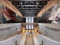 Blick in die Treppenhalle des Neuen Museums