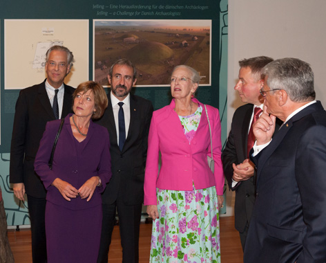 September 2014: Eröffnung der Wikinger-Ausstellung im Beisein von der Dänischen Königin Margarethe II. und dem damaligen Bundespräsident Joachim Gauck © SMB, Museum für Vor-Und Frühgeschichte/Achim Kleuker September 2014: Eröffnung der Wikinger-Ausstellung im Beisein von der Dänischen Königin Margarethe II. und dem damaligen Bundespräsident Joachim Gauck