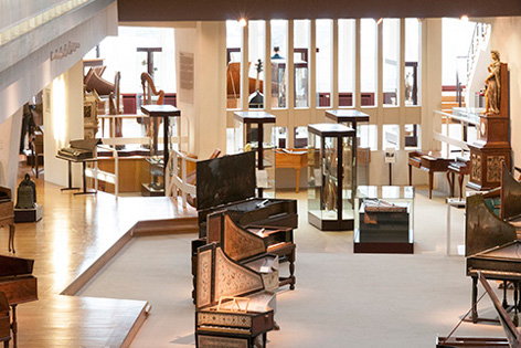 Musikinstrumenten-Museum View of a museum with musical instruments