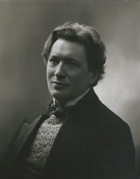 Busoni um 1912, Staatsbibliothek zu Berlin, Mus.Nachl. F. Busoni P II,41 Porträt von Ferruccio Busoni um 1912, Staatsbibliothek zu Berlin, Mus.Nachl. F. Busoni P II,41
