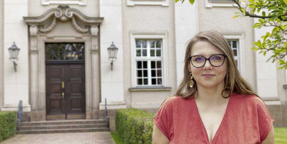 Fellowship recipient : Aleksandra Girsztowt Portrait of a woman