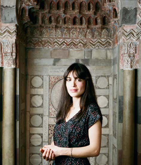 Razan Nassreddine at the Pergamonmuseum Razan Nassreddine im Pergamonmuseum