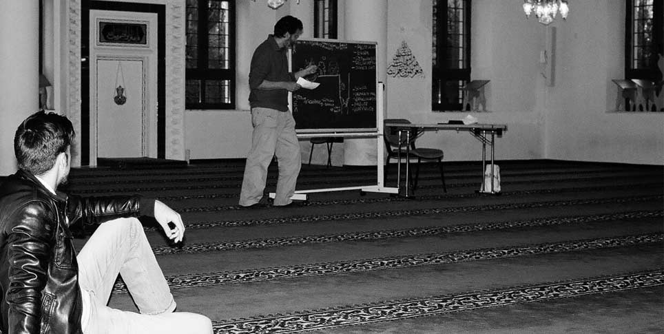 Koranunterricht auf Deutsch in der Şehitlik-Moschee in Berlin Koranunterricht auf Deutsch in der Şehitlik-Moschee in Berlin