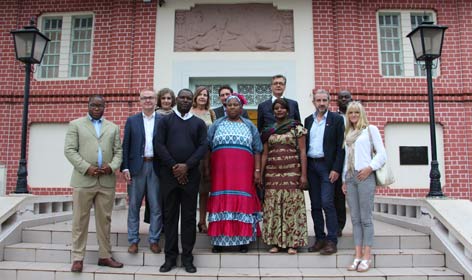Re-establishing old relations: Visit at Dundo Museum Re-establishing old relations: Visit at Dundo Museum