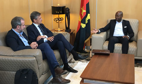 Hermann Parzinger and ambassador Dirk Lölke with the governor of Lunda Sul Hermann Parzinger and ambassador Dirk Lölke with the governor of Lunda Sul