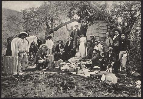 Der Berliner Sammler Eduard Seler und seine Ehefrau Caecilie Seler-Sachs mit mexikanischen Sammlern und Archäologen in Monte Albán, Oaxaca/Mexiko, ca. 1895