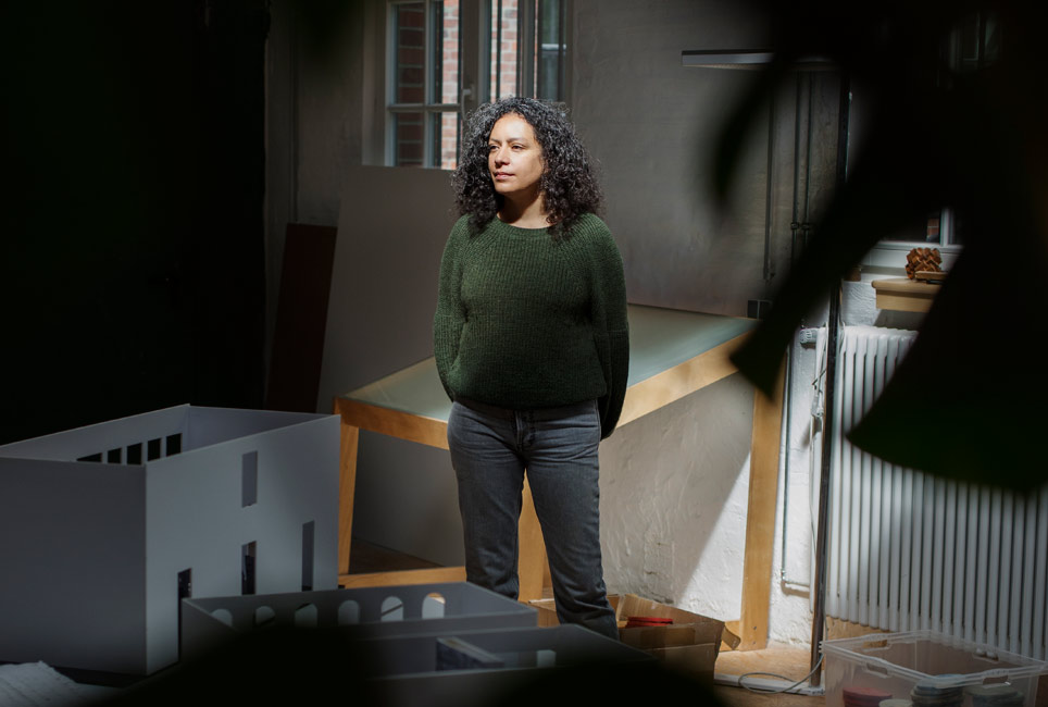 Werkstattansicht – Mariana Castillo Deball in ihrem Atelier in Berlin-Schöneberg Werkstattansicht – Mariana Castillo Deball in ihrem Atelier in Berlin-Schöneberg