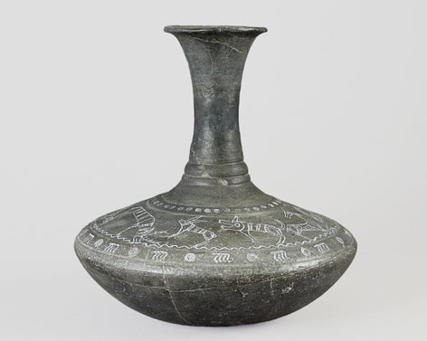Aus der Sammlung des Museums für Vor- und Frühgeschichte: Linsenflasche mit Tierfries, Keramik, 5. Jh. v. Chr. aus einem Grabhügel im Wald bei Matzhausen, Bayern © Staatliche Museen zu Berlin, Museum für Vor- und Frühgeschichte / Foto: Claudia Klein