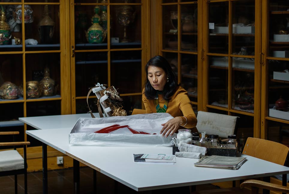 Zubeni Lotha ist an der Ausarbeitung der Naga-Ausstellung im Humboldt Forum beteiligt Zubeni Lotha ist an der Ausarbeitung der Naga-Ausstellung im Humboldt Forum beteiligt