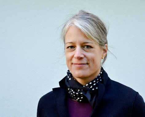 Nina Schallenberg, Kuratorin am Hamburger Bahnhof und Nachhaltigkeitsbeauftragte der SPK CC NC-BY-SA Porträt einer Frau