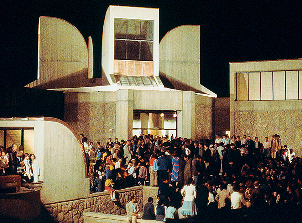 Die Eröffnung des TMoCA 1977 war eine mehrtägige Party mit sechs Vernissagen 