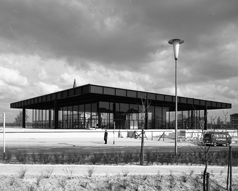 Die Neue Nationalgalerie kurz nach ihrer Fertigstellung 1968 