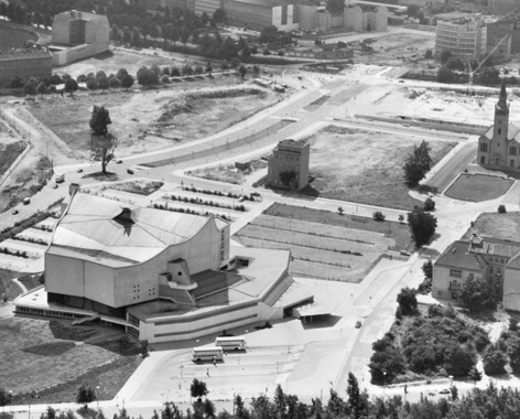 1966 gab es am Kulturforum nur die Philharmonie und die Kirche © bpk / Rolf Koehler 1966 gab es am Kulturforum nur die Philharmonie und die Kirche