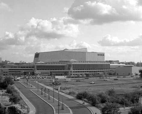 Die Staatsbibliothek zu Berlin an der Potsdamer Straße Ende der 1970er