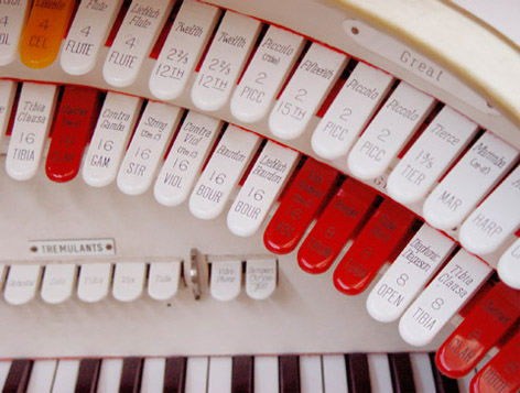 Registerwippen zum Hauptmanual der Mighty Wurlitzer © Staatliches Institut für Musikforschung Registerwippen zum Hauptmanual der Mighty Wurlitzer