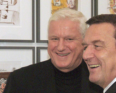 Friedrich Christian Flick with former German chancellor Gerhard Schröder (opens enlarged image)