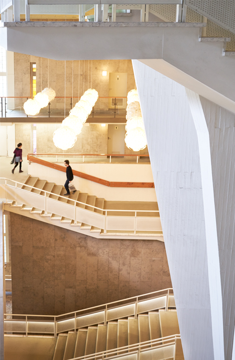 Blick in die Staatsbibliothek zu Berlin, Haus Potsdamer Straße Treppenhaus in der Staatsbibliothek zu Berlin, Haus Potsdamer Straße