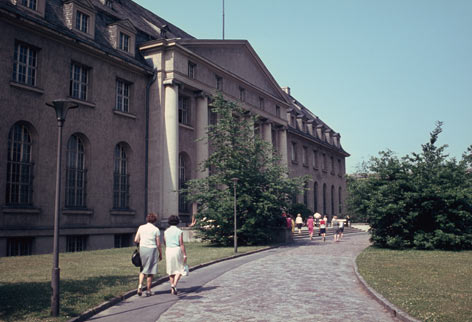 Zeigte Kunst aus der ganzen Welt: der Bruno-Paul-Bau in Berlin-Dahlem