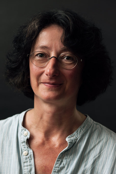 Manuela Krüger, Magazinverwalterin im Kunstgewerbemuseum im Schloss Köpenick Manuela Krüger, Magazinverwalterin im Kunstgewerbemuseum im Schloss Köpenick