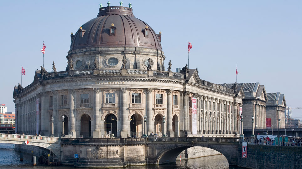 Bode-Museum an der Nordspitze der Museumsinsel Berlin (öffnet Vergrößerung des Bildes)