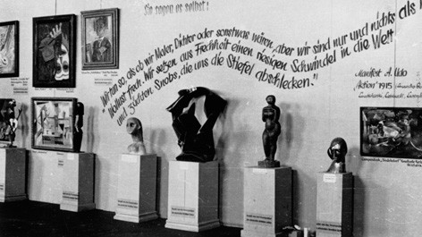 Exhibition "Degenerate Art" at the Galeriegebäude, Münchener Hofgarten (Opening July, 19th 1937) © bpk / Zentralarchiv, SMB