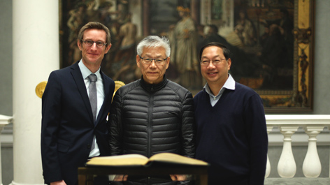 Ralph Gleis und XIE Hangsheng in der Alten Nationalgalerie © Stefanie Dietzel Ralph Gleis und XIE Hangsheng in der Alten Nationalgalerie