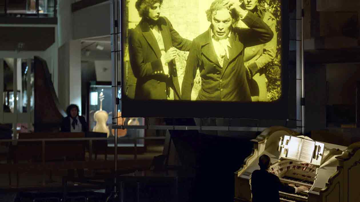 Mittwochskino im Musikinstrumenten-Museum Mittwochskino im Musikinstrumenten-Museum