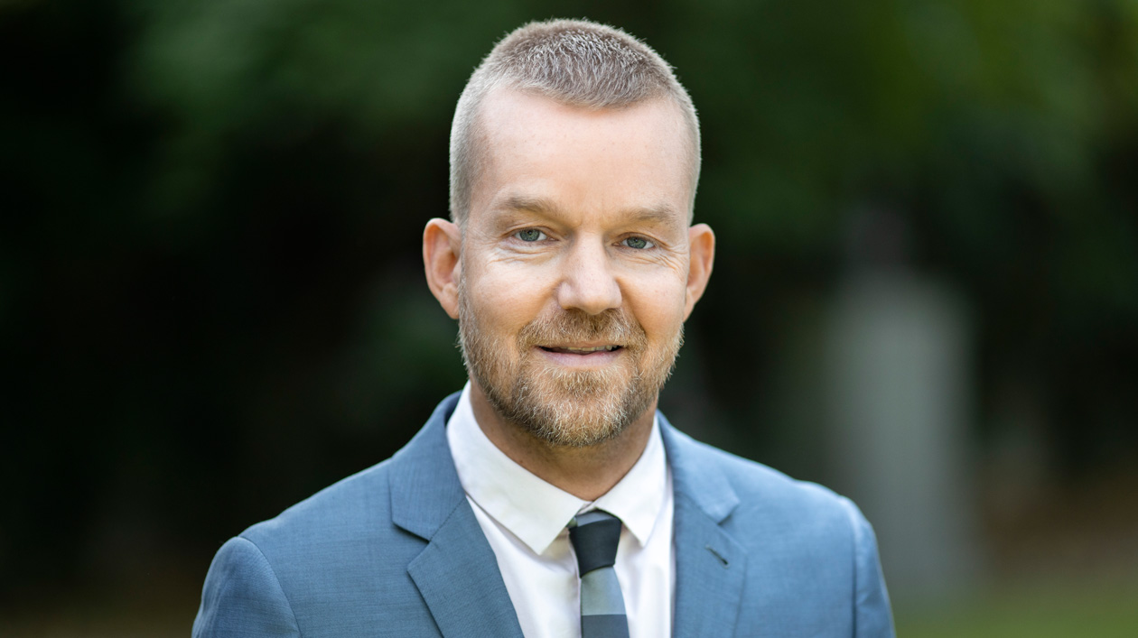 Portrait of Dirk Ueckert