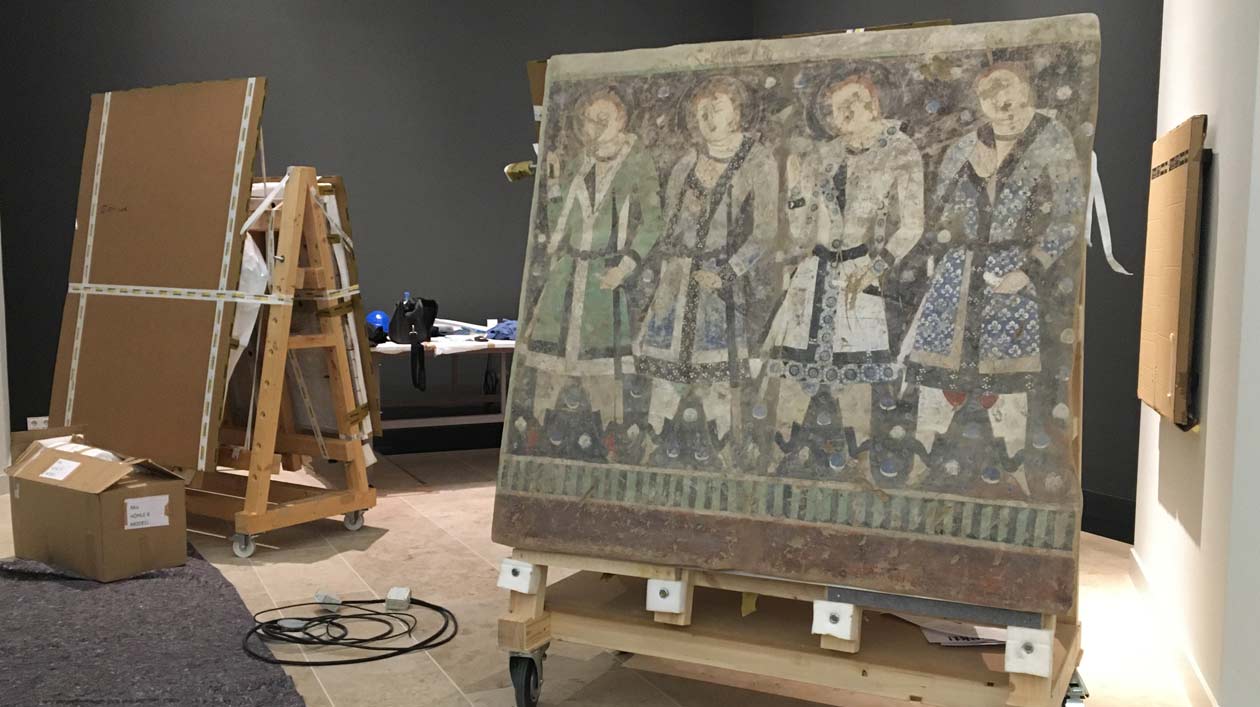 Original wall paintings for the Humboldt Forum Wall paintings in a showroom on transport rollers