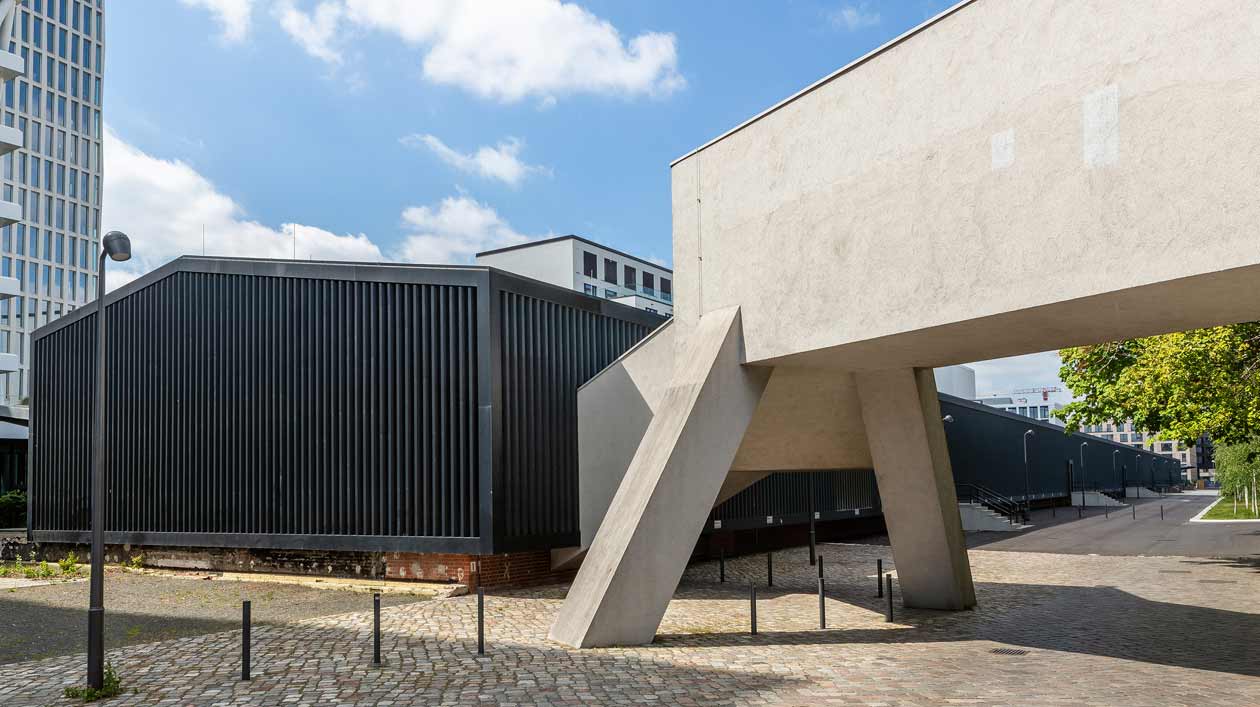 Rieckhallen at Hamburger Bahnhof Modern buildings